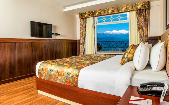 Summit Oakden Resort Mall Road