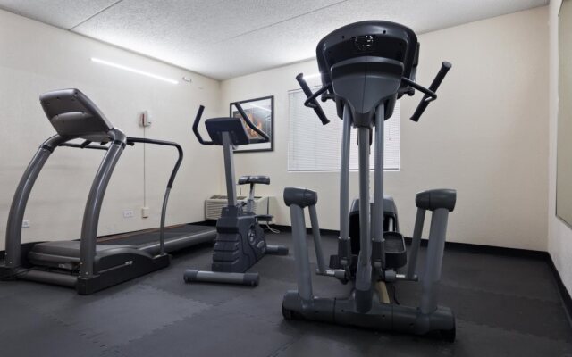 Chicago Club Inn & Suites