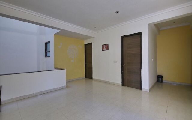 OYO 441 Hotel Mascot