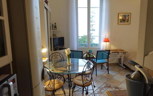 Rue de France mer à 200m