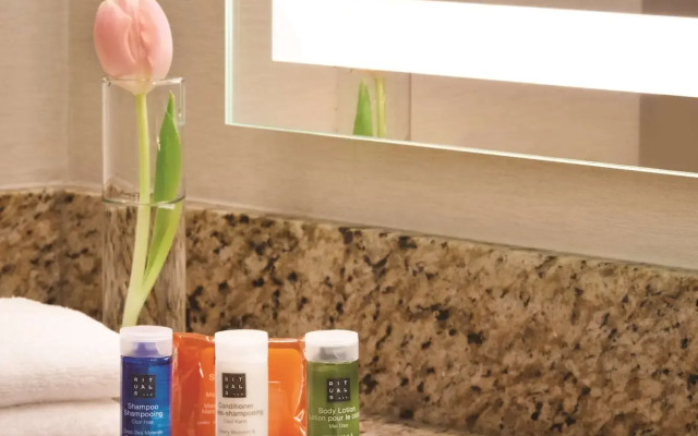 Radisson Hotel Vancouver Airport