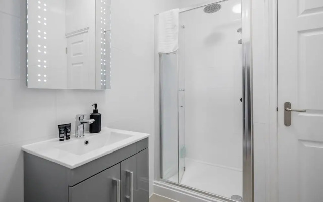 1 Bedroom Apartment With Wifi and Parking