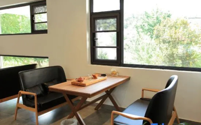 Floral · Huajian Homestay (Yixing Zhuhai Scenic Area) – Guest Rooms – Wuxi