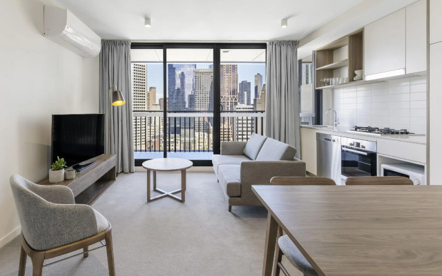 Brady Apartment Hotel Hardware Lane