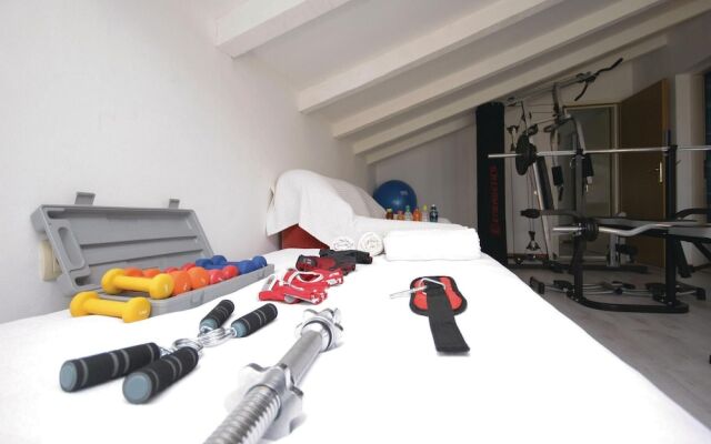 Beautiful Home in Brodarica With Wifi and 6 Bedrooms