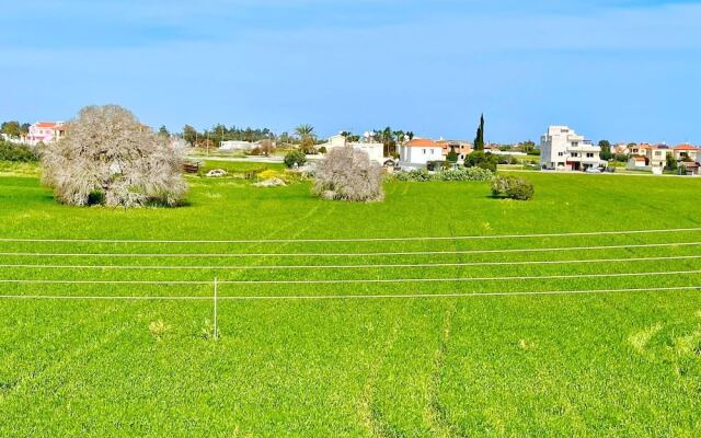 Stunning 1-bed Apartment in Larnaca Near the sea