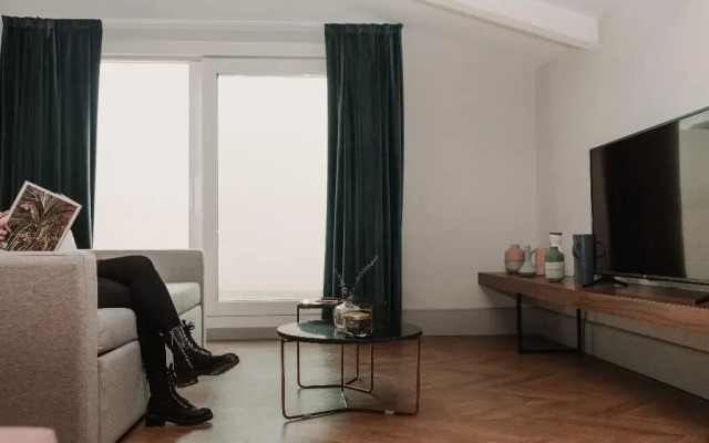 Room Mate Collection Helen Berger