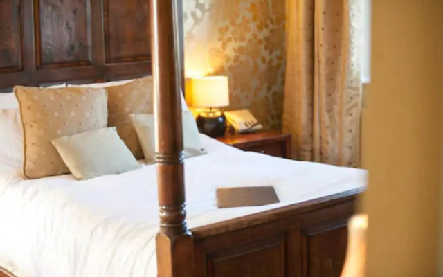 The White Cliffs Hotel