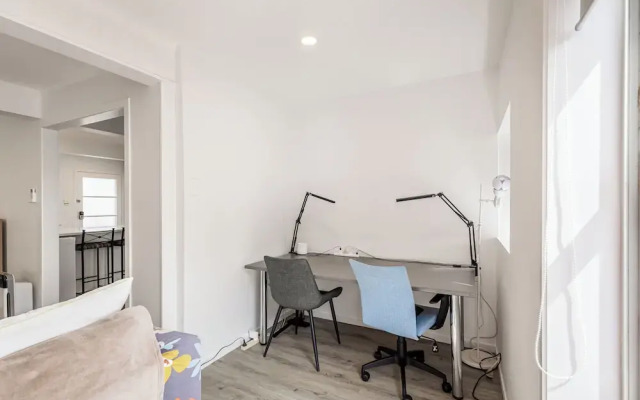 Spacious, Freshly Renovated 3Br Ellerslie Unit!