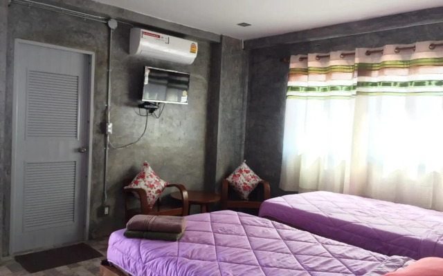 Stay with Brite The Home-stay in Chiang Mai