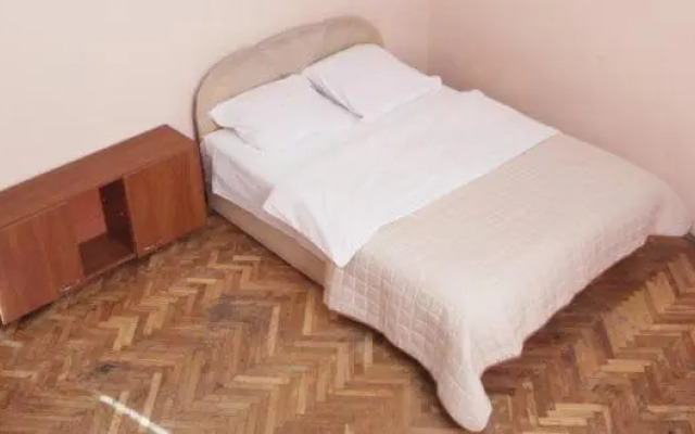 Апартаменти біля Форуму, Високий замок вул. Богдана Хмельницького 61