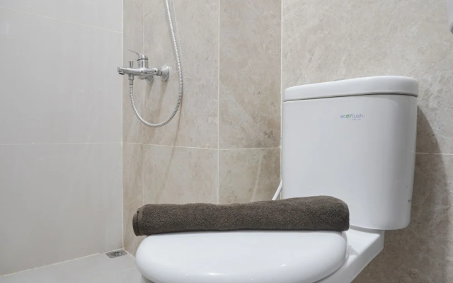Fancy And Comfort Studio At Transpark Cibubur Apartment