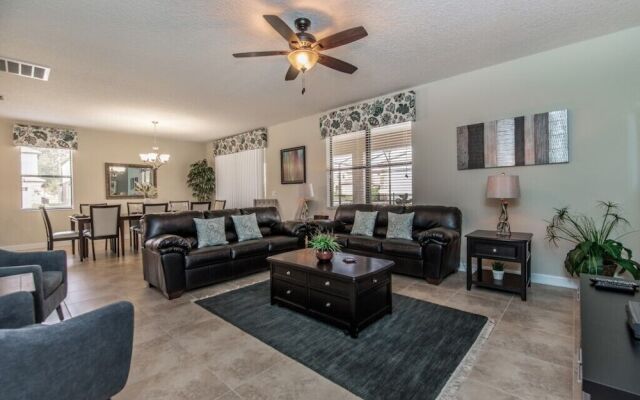 5-Bedroom Villa in Four Corners 1458RF