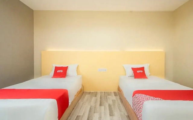 Oyo 90105 Towermas Hotel