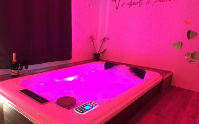 Domaine des 3 Chateaux - Suite Cupidon