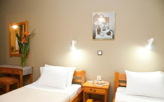 Varouxakis Hotel