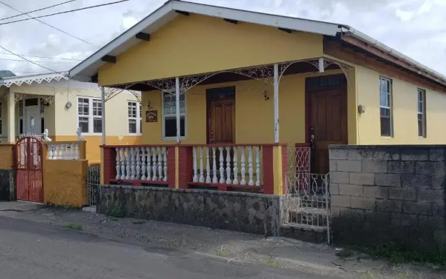 Roseau Hostel And Beach Front Property