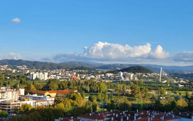 Coimbra's Black & White