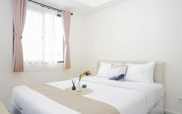 Restful In Simple Style Studio At Apartment Daan Mogot City