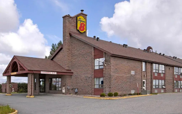 Super 8 Timmins