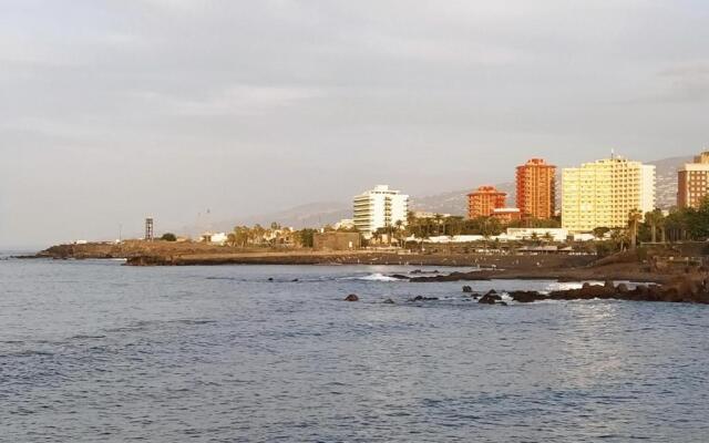 Calle Guajara, 1. Casa Playa Chica