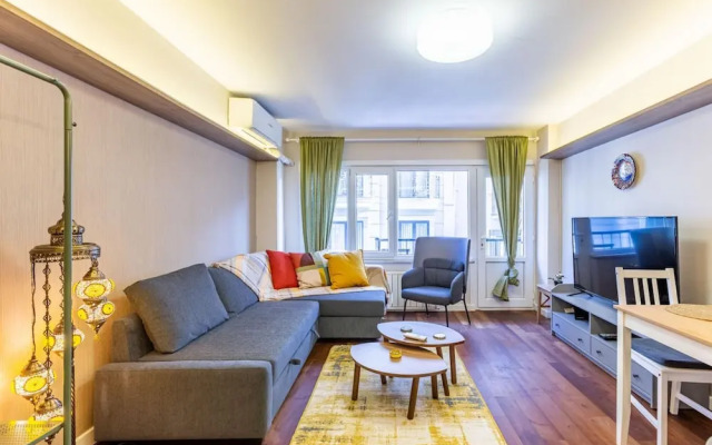 Central and Stylish Flat in the Heart of Beyoglu