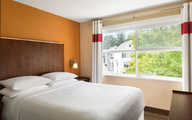 Four Points by Sheraton Surrey