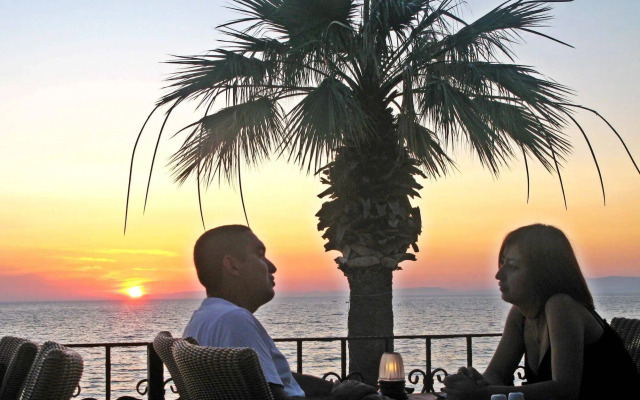 Rosy Suites Hotel