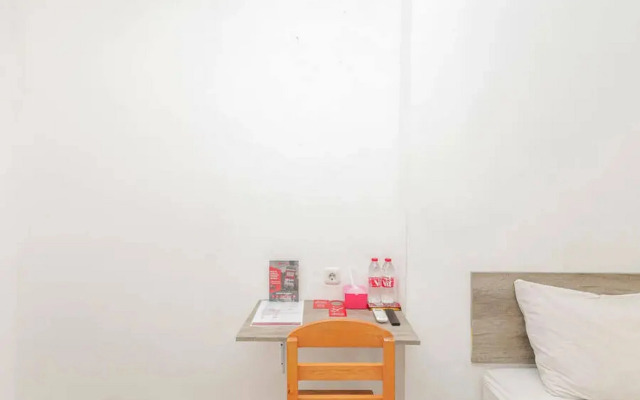 RedDoorz near Kaza Mall Surabaya