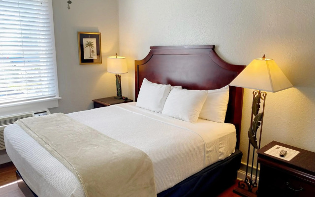 Crystal Bay Hotel