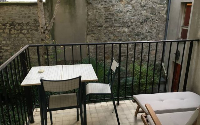 Flat In Le Marais With 2 Bedrooms