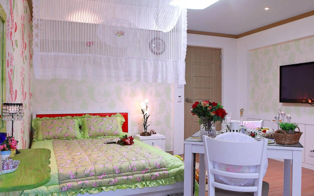 Bellus Rose Pension Hotel