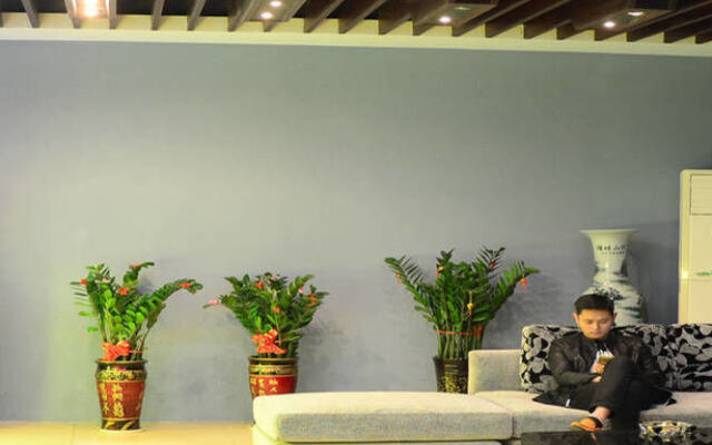 Xinyang Tianyi Express Hotel