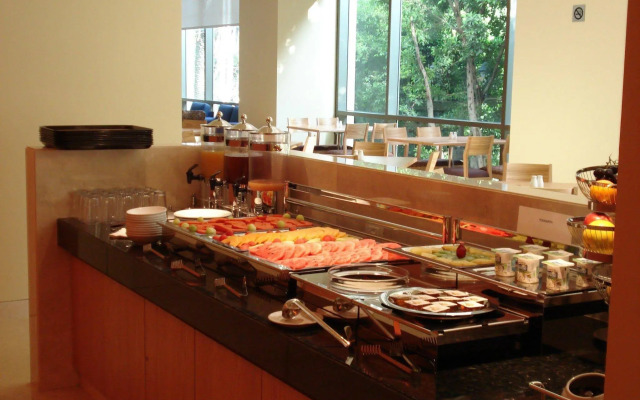 Holiday Inn Express Mexico Reforma by IHG