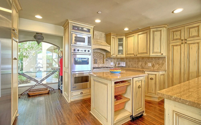 Large Ventura Keys Waterfront 4 Bedroom Home