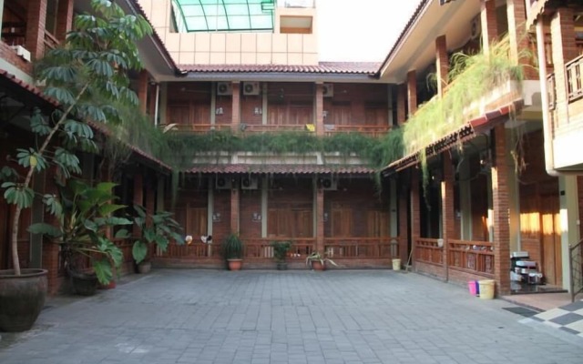 Roemah Balewaringin