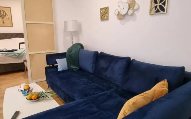 PLACE 4 U Studio Center