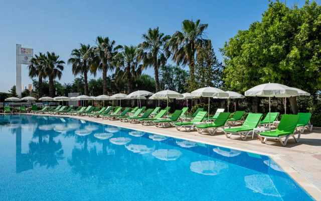 Miarosa İncekum Beach Hotel