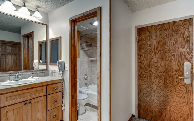 Mountain Plaza at Center Village by Copper Mountain Lodging
