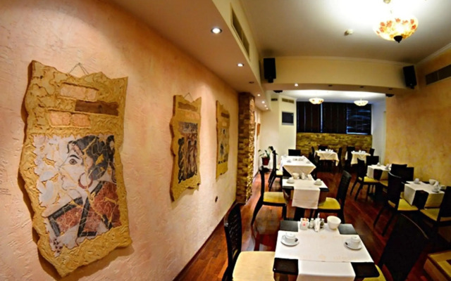 Nicola Hotel
