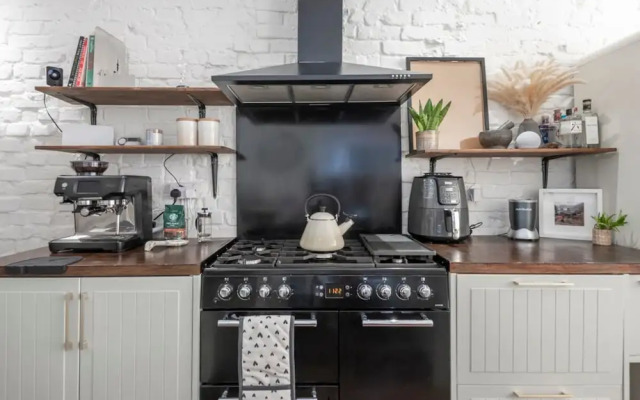 Stylish River Apartment - West Putney Embankment