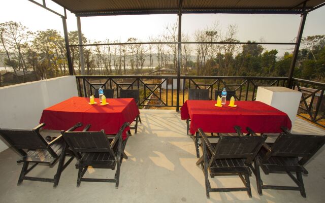 Sauraha Holiday Home