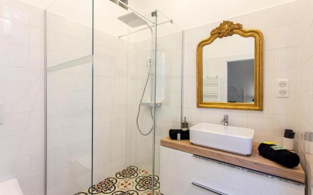 St Vincent - 3 BEDROOMS, MAGNIFICENT,VASTE, SUNNY, A/C, WIFI