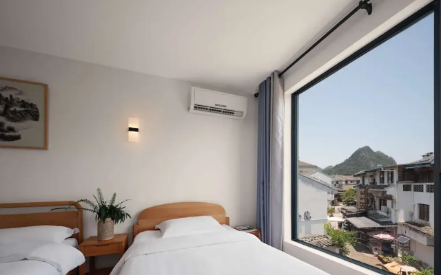 Castle peak yard Inn Guilin