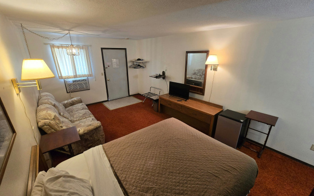 OYO Sandman Inn