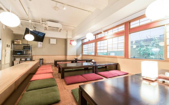 Anne Hostel Yokozuna