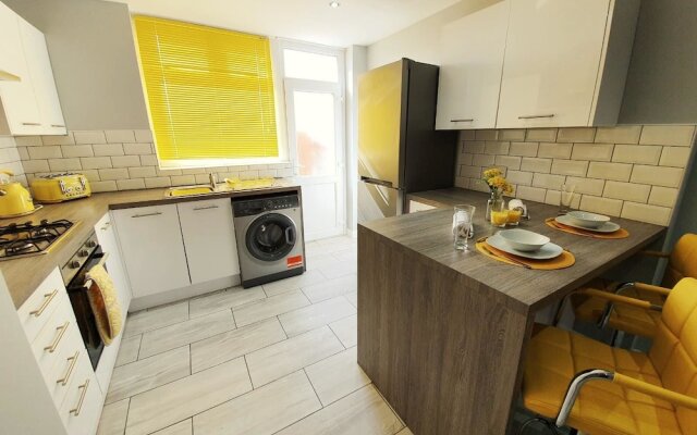 Sunflower Suite under Sasco Apartments