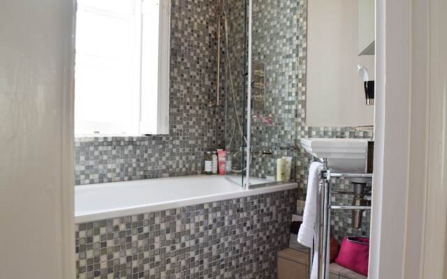 2 Bedroom House in Islington