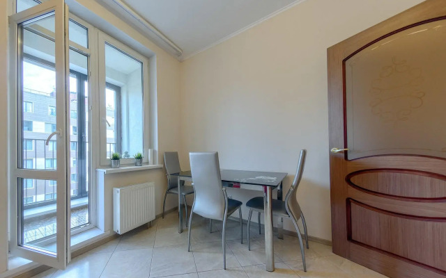 Apartments on Kremenchugskaya street 11k2