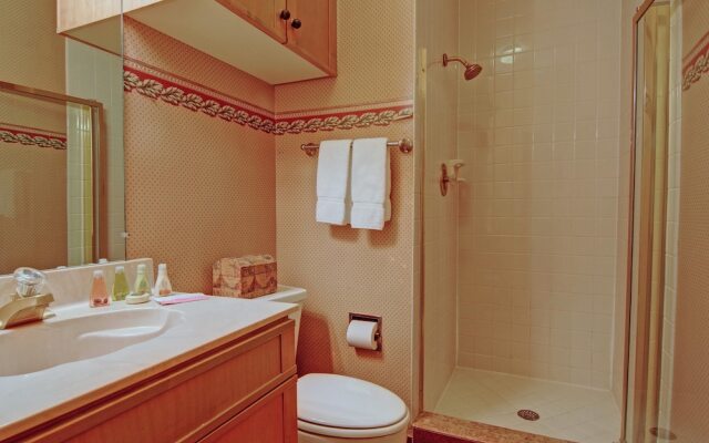 Inverness Condos 302